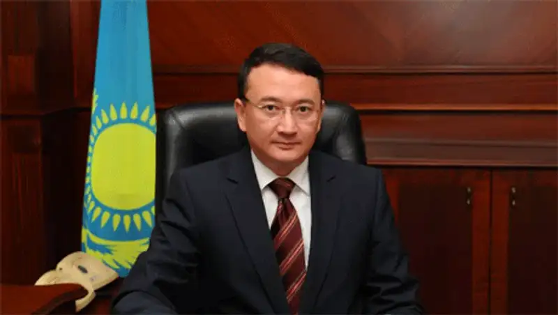 Не нефть и газ должны развивать Казахстан, а образованное население - Ербол Орынбаев, фото - Новости Zakon.kz от 01.11.2013 00:17