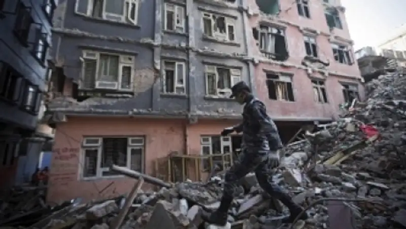 Число пострадавших от землетрясения в Непале превысило 16 тыс. человек