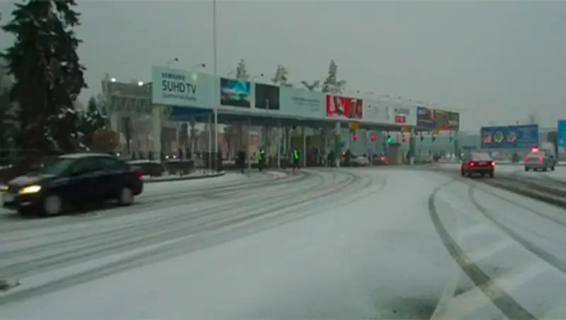 14 авиарейсов задержали в Международном аэропорту Алматы