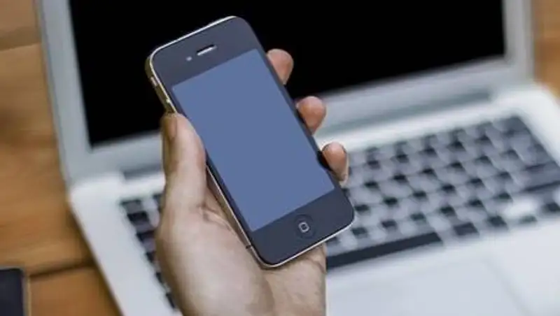 Смартфон, стоявший на зарядке, убил девушку в Таиланде