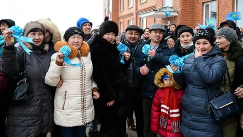 Жильцы аварийного общежития в Кызылорде получили новое жилье