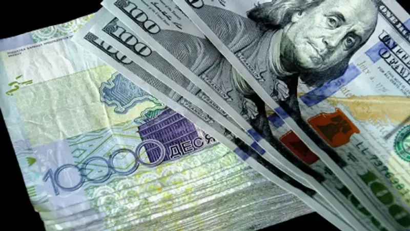 Депутат: в ближайшие 3 месяца доллар будет расти по отношению к тенге