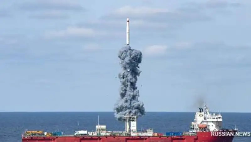 Китай впервые запустил спутники при помощи ракеты морского базирования