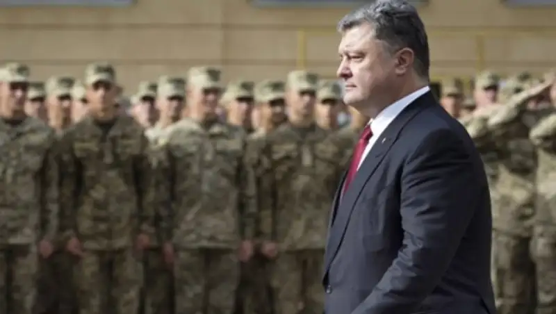 Порошенко заявил об эскалации напряженности в Донбассе