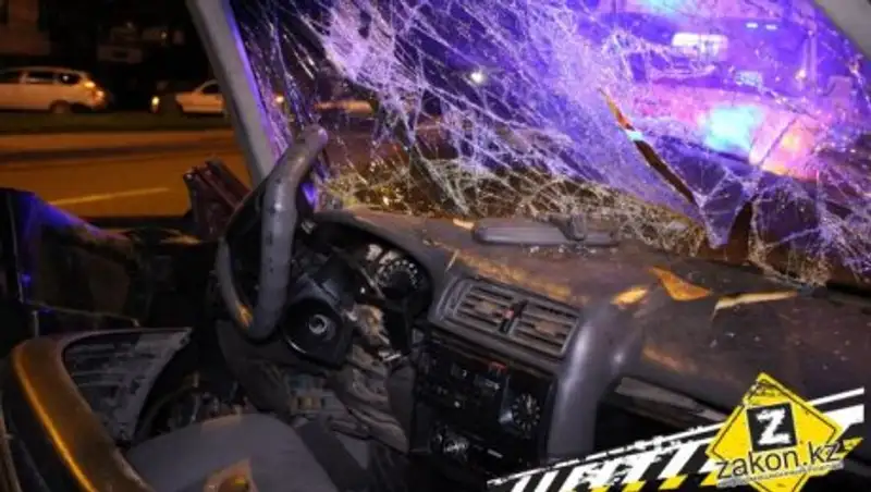 В массовом ДТП в Караганде погибли два человека