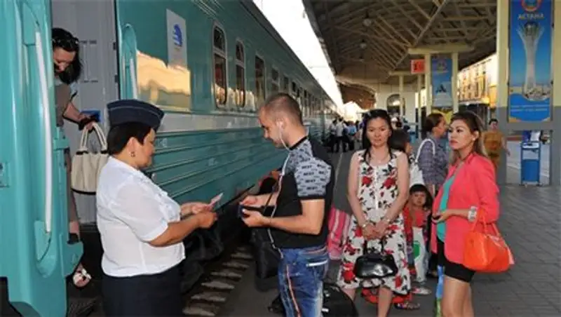 Казахстанцы стали чаще ездить поездами