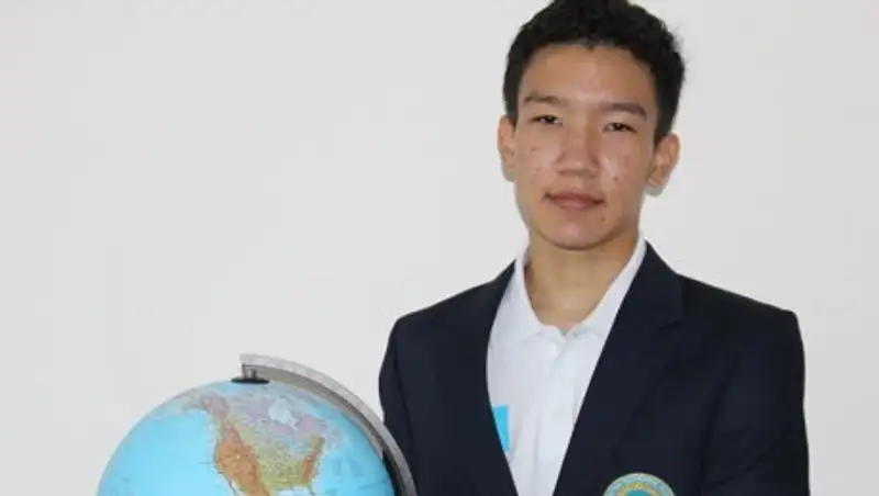 Казахстанский школьник отправится на учебу в школу астрономии при NASA