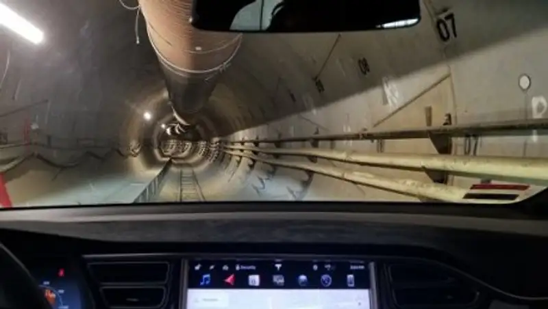 Илон Маск открыл скоростной туннель под Лос-Анджелесом