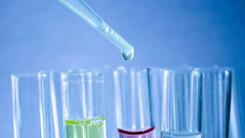 Экологи в Атырауской области проверяют воду из-за обвала отходов в Волгу