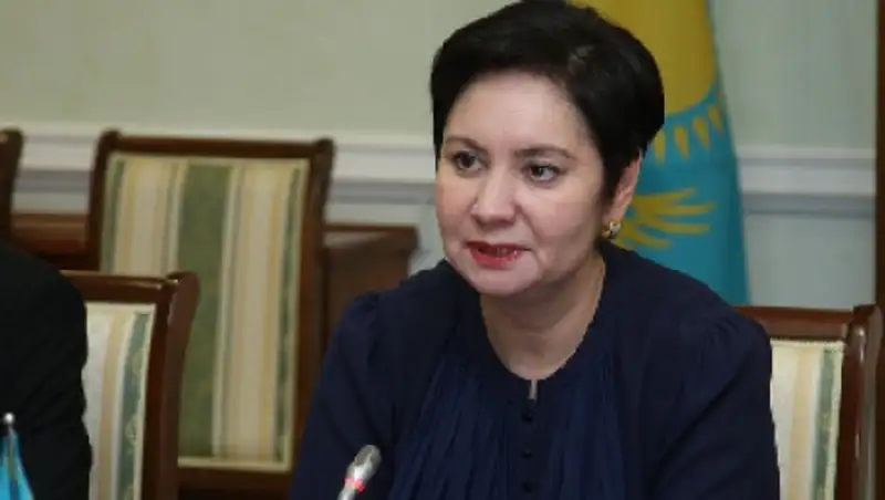 Госсекретарь Гульшара Абдыкаликова встретилась с группой сингапурских ученых