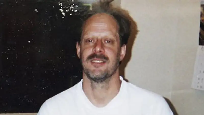 СМИ: стрелок из Лас-Вегаса пронес в номер отеля более десяти чемоданов