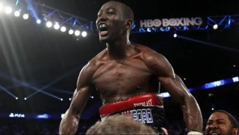 Американский боксер пообещал размазать Данияра Елеусинова