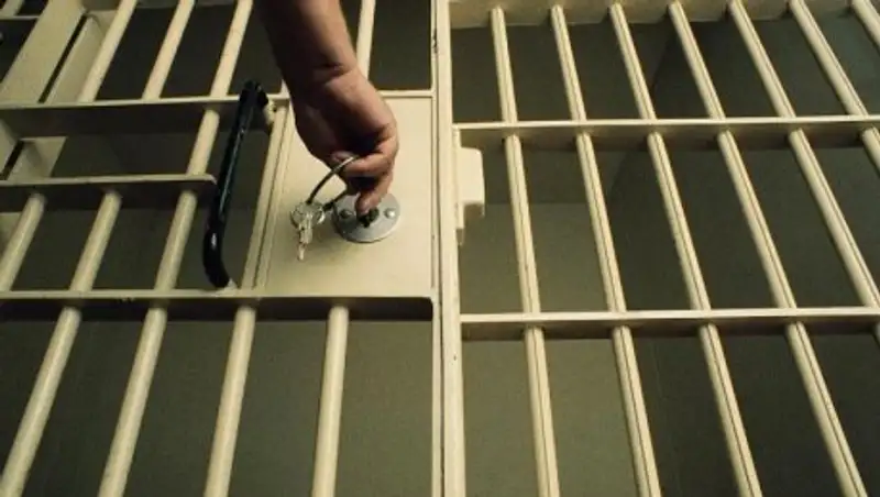 В Актау мужчина устроил самосуд над подозреваемым в убийстве сына