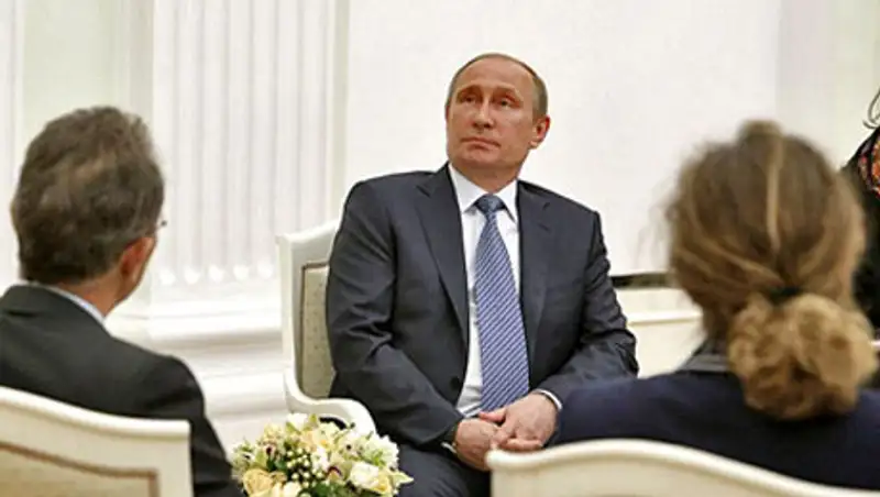 Путин посоветовал перенести референдум на востоке Украины