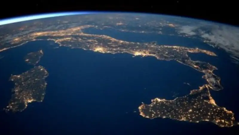 К Земле в ночь на четверг приблизится гигантский астероид