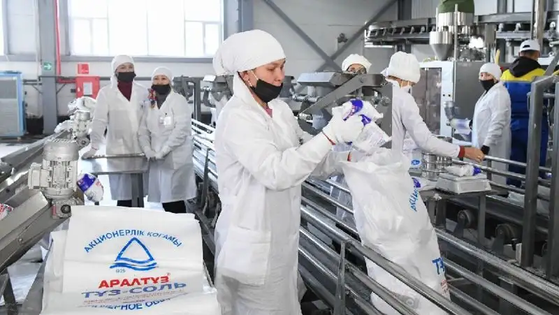 производство соли, фото - Новости Zakon.kz от 29.12.2021 16:58