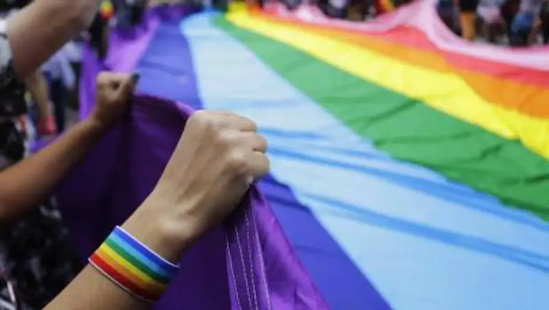 Катар временно разрешит ЛГБТ-флаги