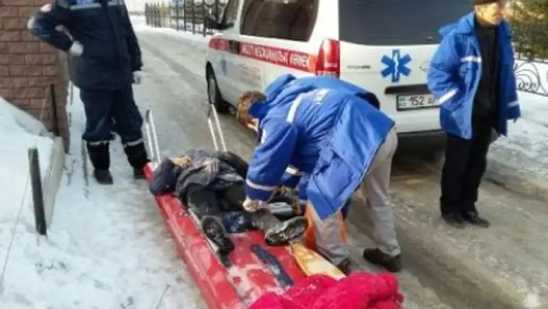 Павлодарда ана мен бала м&#1201;з астына т&#1199;сіп кетіп, 53 жаста&#1171;ы &#1241;йел к&#1257;з ж&#1201;мды