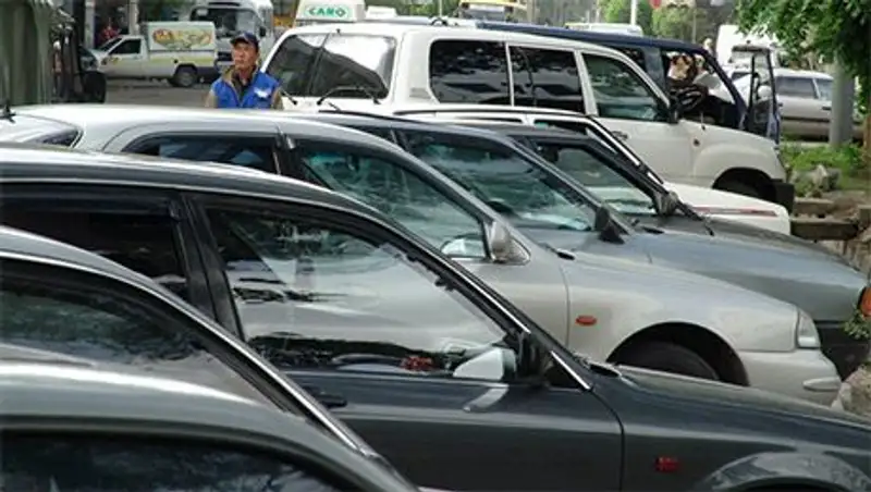 Прокуроров возмутил запрет стоянки у обочины