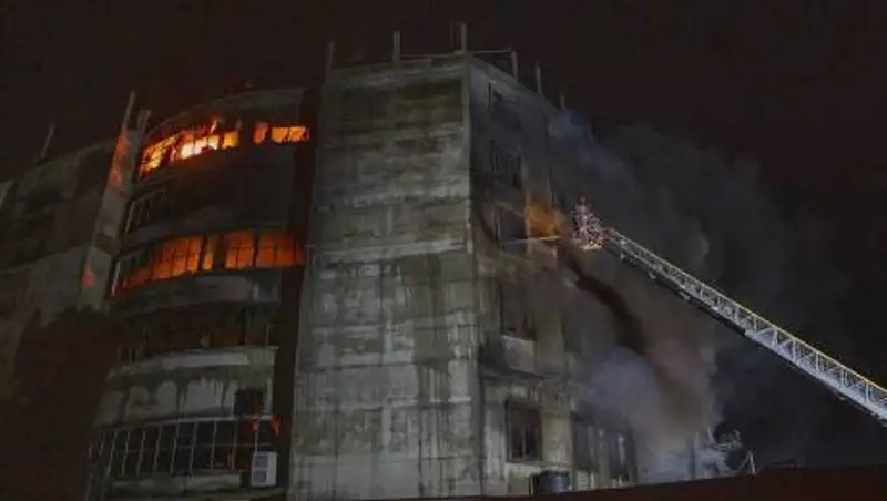 В Бангладеш после гибели более 50 человек при пожаре задержан глава завода