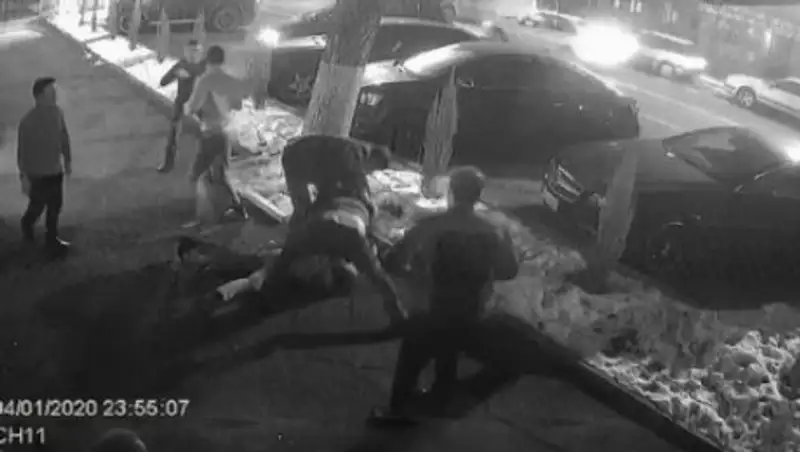Видео жестокой драки опубликовали в Сети