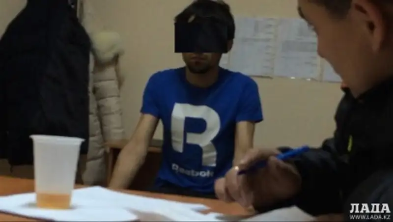 Актауские полицейские задержали таксиста, находившегося под действием сразу 3-х наркотиков