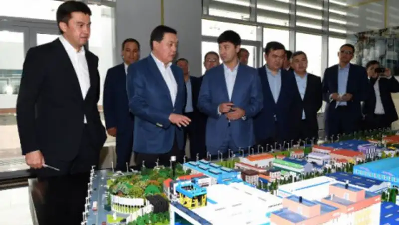 Индустриализация и развитие окраин: Аскар Мамин посетил Шымкент