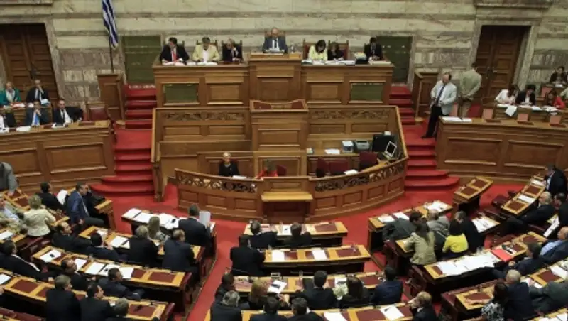 Парламент Греции проголосовал за третий пакет мер жесткой экономии
