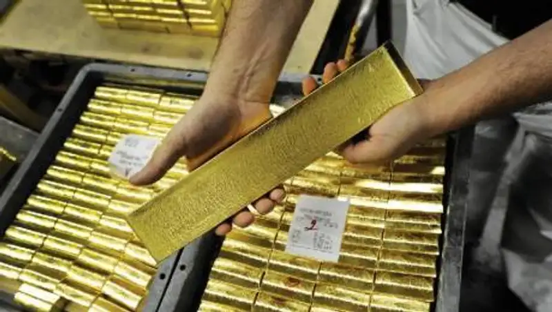 Обменным пунктам разрешили выкупать золотые слитки, выпущенные до 2017 года