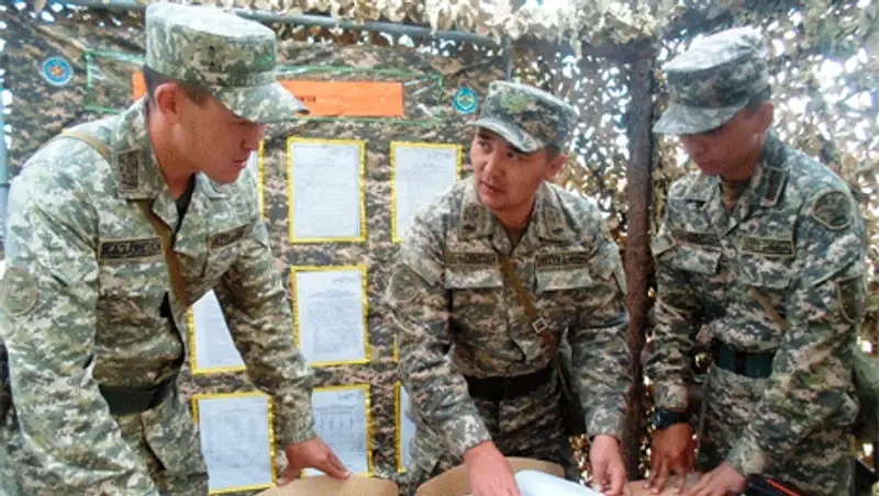 Новые средства связи казахстанского производства были применены на учениях военных связистов