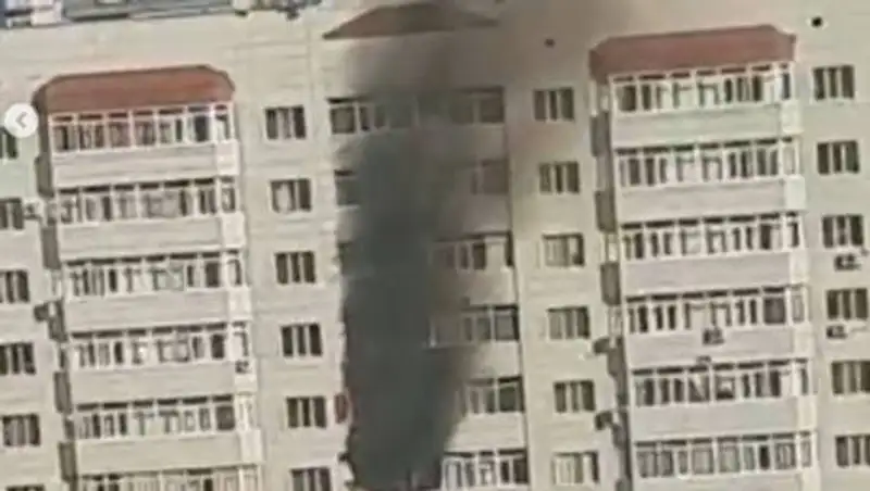 Пожар в Нур-Султане: как полицейские эвакуировали жильцов дома