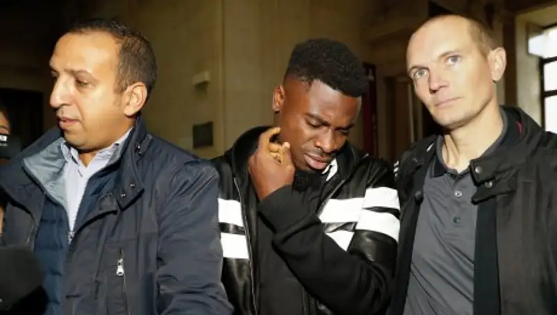 Защитник «ПСЖ» Орье приговорен к двум месяцам тюрьмы за нападение на полицейского