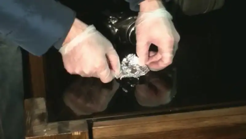 Орехи с наркотиками пытались передать осужденному в новогодней посылке