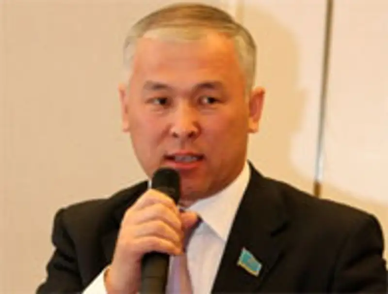 Мажилисмен Абенов разъяснил ситуацию с закрывшимися сайтами, фото - Новости Zakon.kz от 09.02.2012 17:45