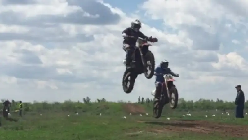 Под Астаной прошел мотокросс