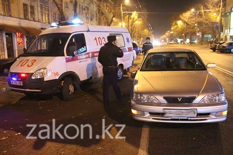 Конфликт на дороге закончился дракой в Алматы (фото) Конфликт на дороге закончился дракой в Алматы (фото), фото - Новости Zakon.kz от 20.11.2013 22:18