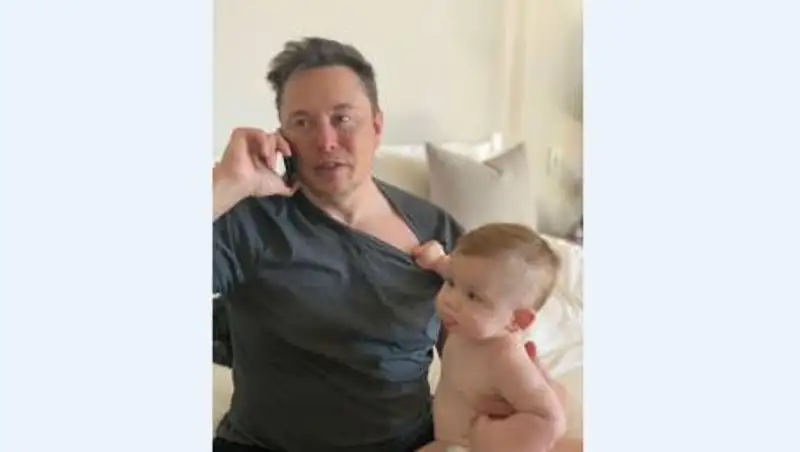 Илон Маск показал своего сына X Æ A-XII