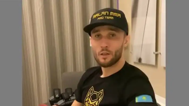 Казахстанец сделал заявление о ситуации с дебютом в UFC