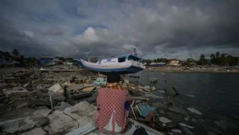 Спутник снял на видео разрушение города в Индонезии