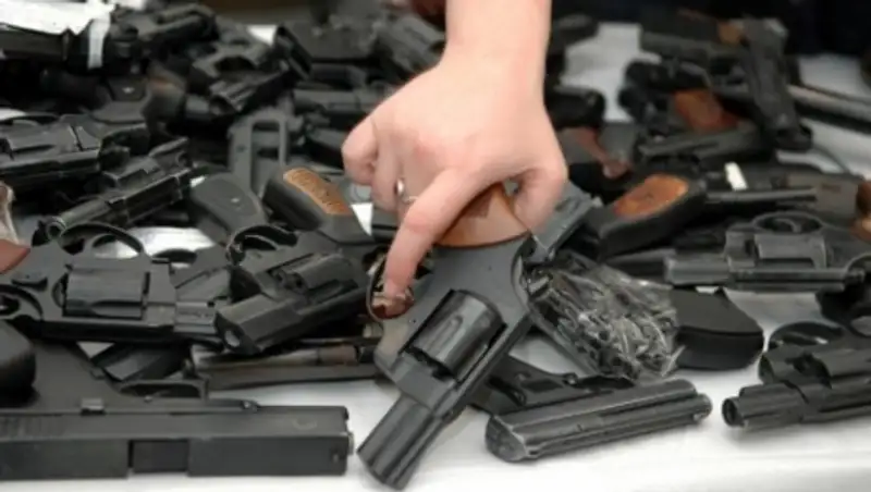 Полиция Алматы разъяснила правила и условия акции по выкупу оружия у населения