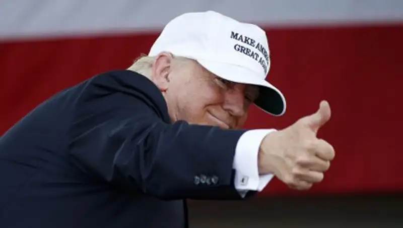 Рейтинг одобрения Трампа достиг 50%, показал опрос