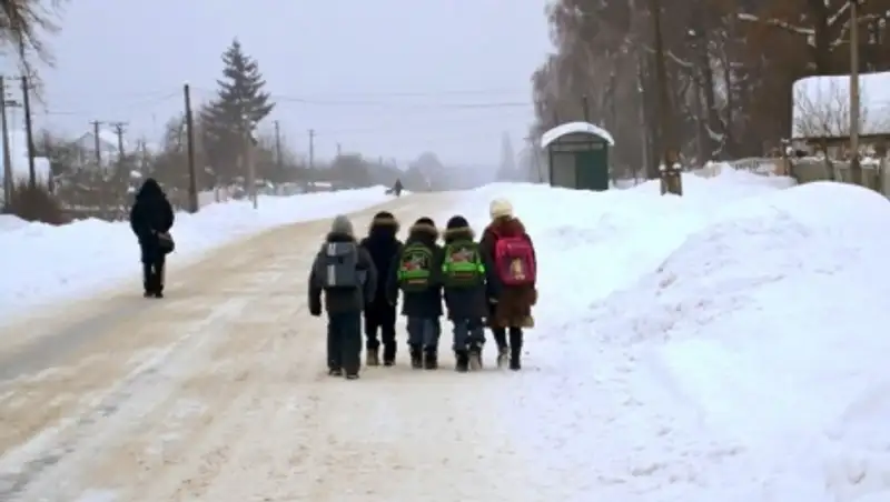 В Уральске пассажиры автобуса вытолкнули третьеклассницу