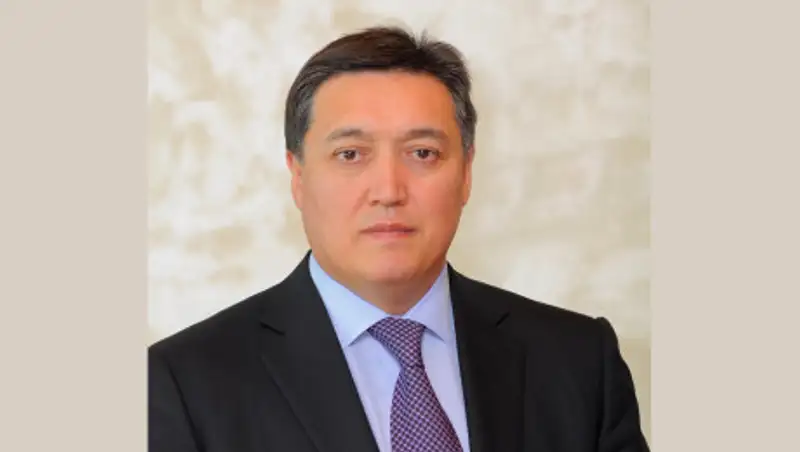 Мамин поздравил казахстанцев с Днем защитника Отечества