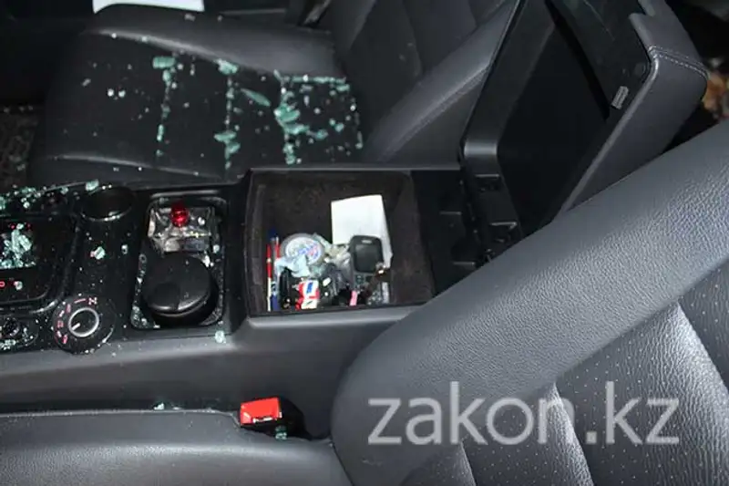 В Алматы задержали пьяного автовора (фото) В Алматы задержали пьяного автовора (фото), фото - Новости Zakon.kz от 27.11.2013 23:40