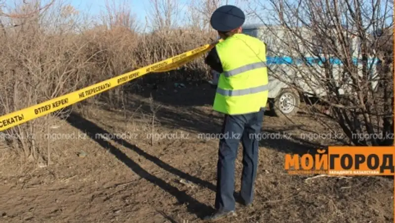 В Уральске на пустыре вдоль дороги обнаружен труп мужчины