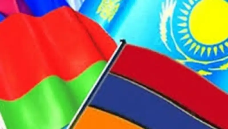 В 2015 году в ЕАЭС сократят таможенные ставки