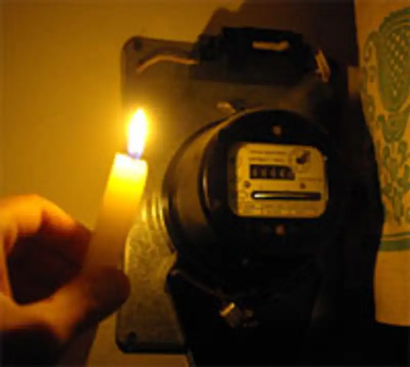 Несколько районов Алматы остались без света из-за пожара на подстанции , фото - Новости Zakon.kz от 20.12.2012 14:48