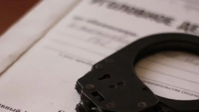 15-летнюю школьницу могли довести до самоубийства