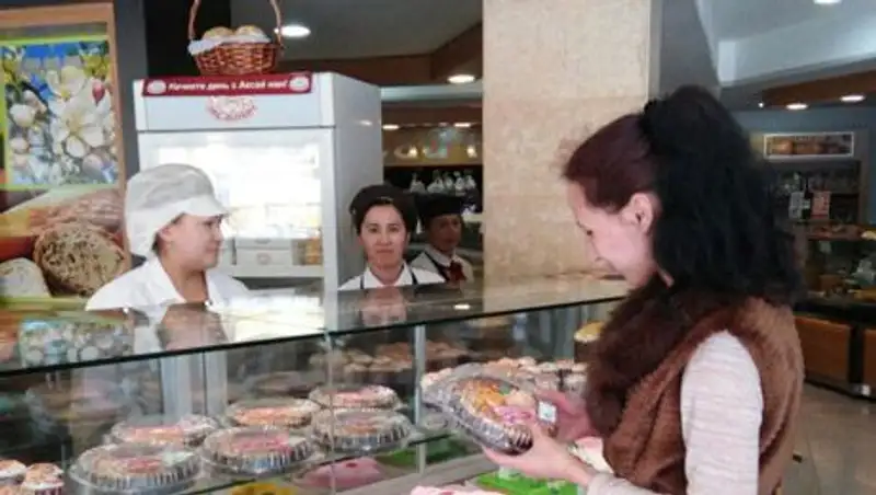 В Алматы к президентским выборам выпустили тематические пироги