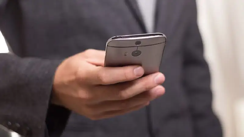 IT-эксперт назвал признаки слежки за смартфоном